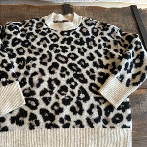 Vince Camuto Black & Cream Leopard Crewneck Sweater Sz Xs